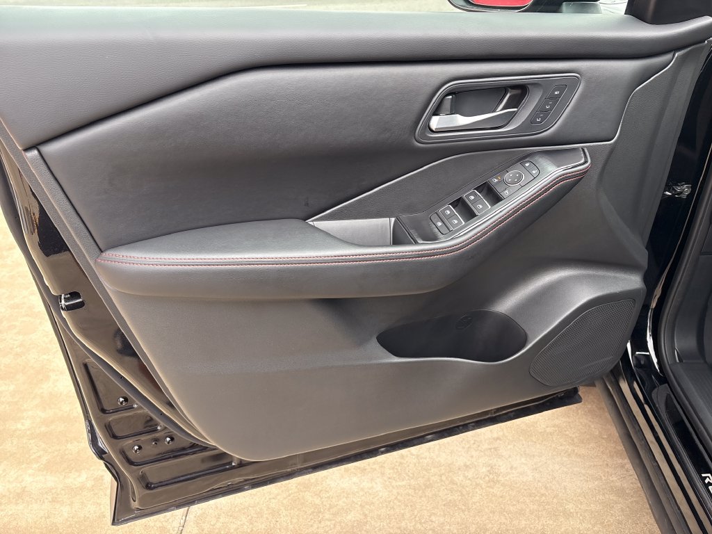 Used 2025 Nissan Rogue SV w/ Rock Creek Premium Package AWD/4WD image 10