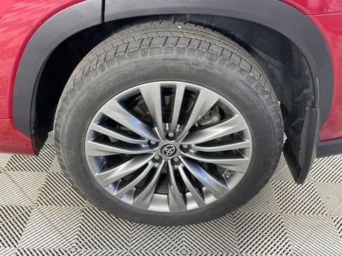 Used 2020 Toyota Highlander Platinum AWD/4WD image 18