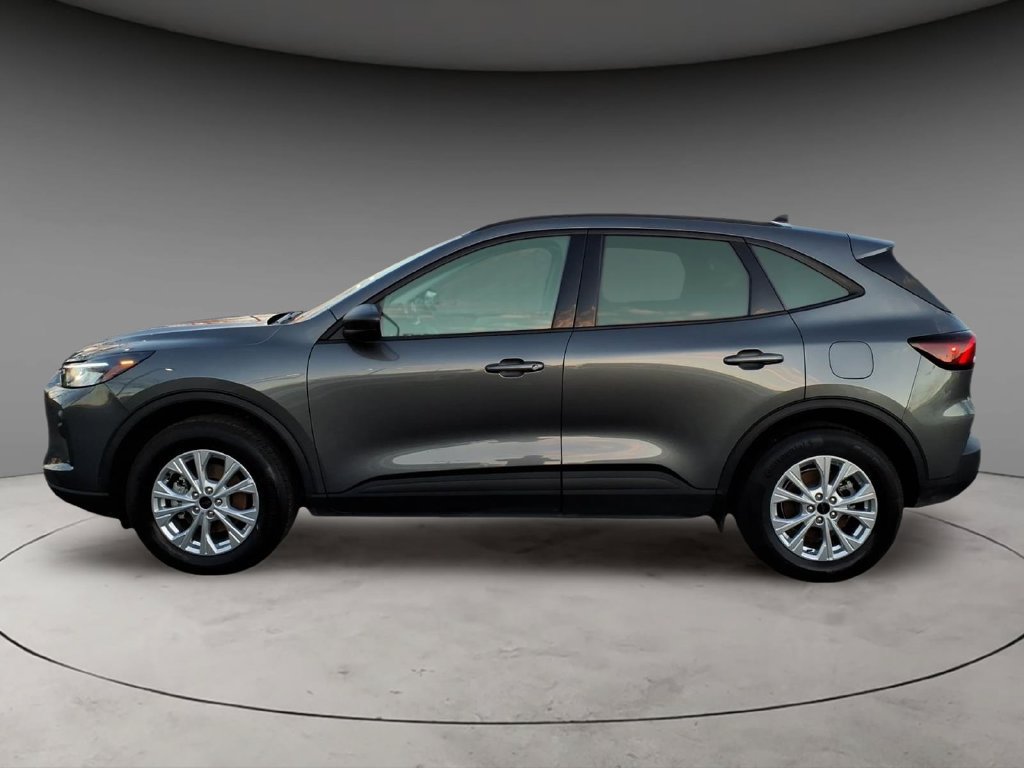 New 2025 Ford Escape Active w/ Cold Weather Package AWD/4WD image 2