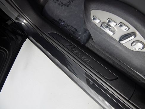 Certified 2026 Porsche Macan AWD/4WD image 19