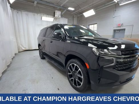 Used 2021 Chevrolet Suburban RST w/ Luxury Package image 2