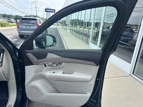 Used 2023 Volvo XC90 B6 Plus AWD/4WD image 13