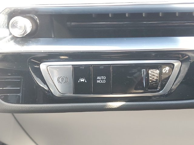 Certified 2024 Cadillac Lyriq Luxury AWD/4WD image 16