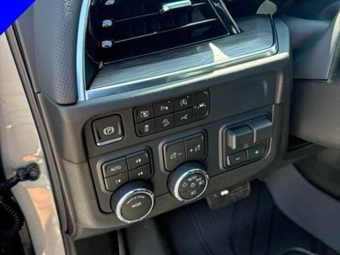 New 2026 Chevrolet Suburban Premier w/ Sun And Tow Package AWD/4WD image 10
