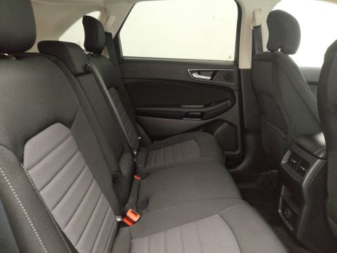 Used 2019 Ford Edge SE w/ SE Fleet Driver's Package image 19