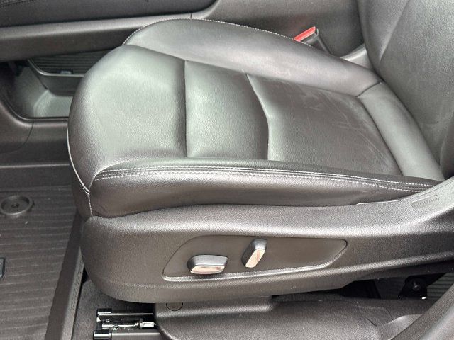 Used 2024 Cadillac XT5 Luxury FWD image 16