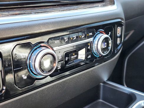 Used 2022 GMC Sierra 1500 Elevation w/ Elevation Premium Package AWD/4WD image 21