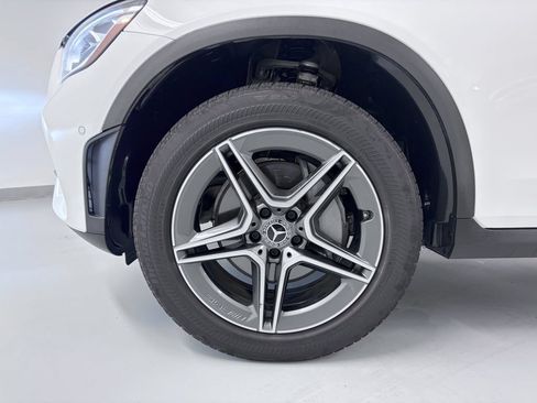 Used 2021 Mercedes-Benz GLC 300 4MATIC image 11
