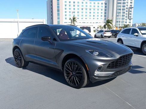Used 2022 Aston Martin DBX image 3