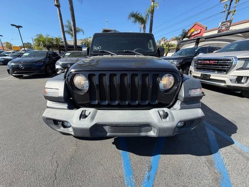 Used 2018 Jeep Wrangler Unlimited Sport image 2