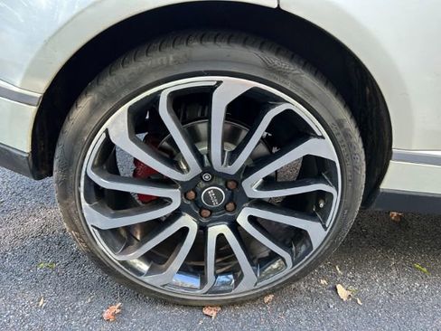 Used 2016 Land Rover Range Rover HSE image 40