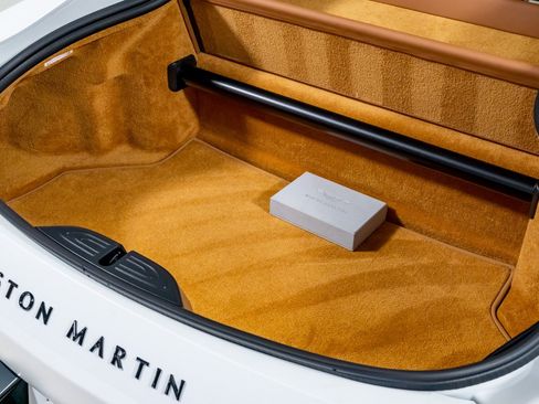 Used 2023 Aston Martin V12 Vantage image 48