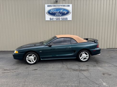 Used 1995 Ford Mustang GT RWD image 2
