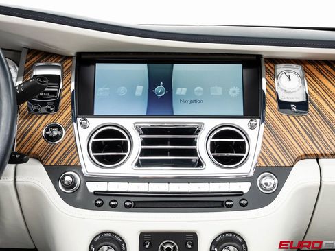 Used 2016 Rolls-Royce Dawn image 28