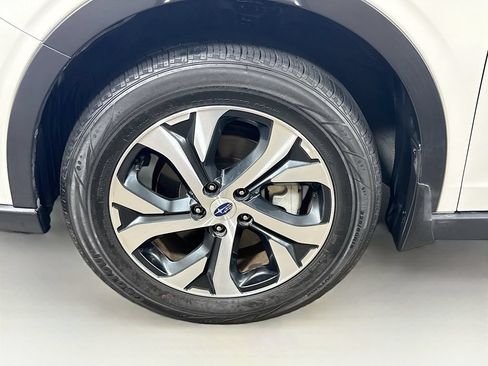 Used 2021 Subaru Outback Touring w/ Popular Package #2 AWD/4WD image 42