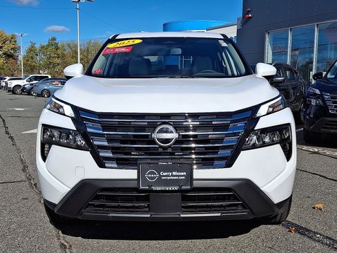 Certified 2025 Nissan Rogue SV image 2