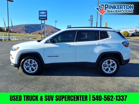 Used 2025 Jeep Compass Latitude image 7