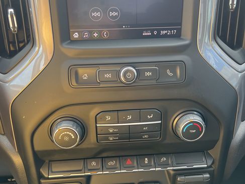 Used 2022 Chevrolet Silverado 1500 Custom w/ Safety Confidence Package image 16