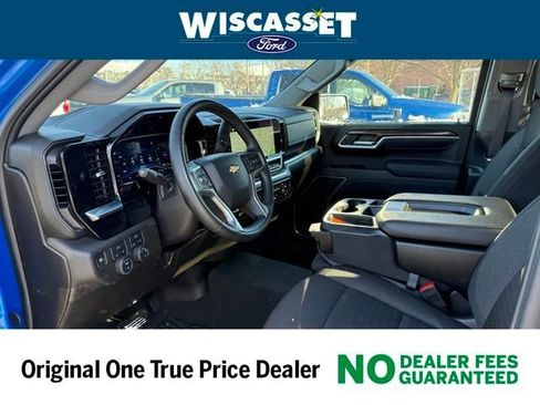 Used 2025 Chevrolet Silverado 1500 LT image 4