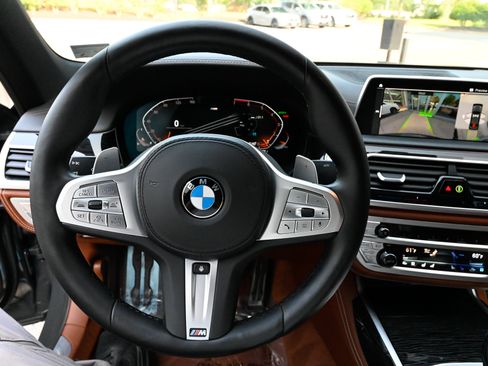 Used 2021 BMW 750i xDrive w/ Luxury Rear Seating Package AWD/4WD image 25