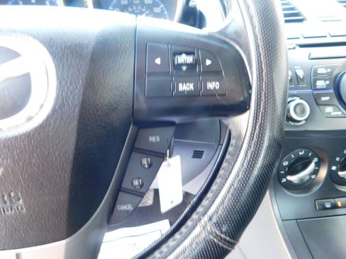 Used 2012 MAZDA MAZDA3 i Touring image 11