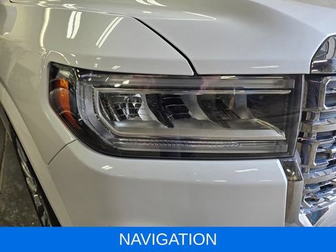 Used 2023 GMC Acadia Denali w/ Denali Ultimate Package AWD/4WD image 5