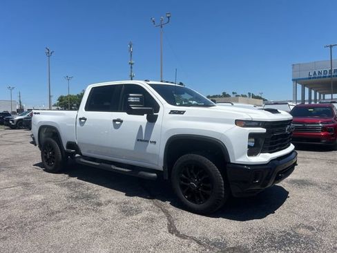 Used 2025 Chevrolet Silverado 2500 Custom w/ Custom Value Package AWD/4WD image 1