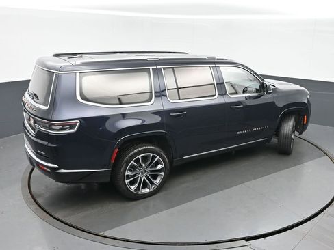 Used 2023 Jeep Grand Wagoneer Series III AWD/4WD image 39