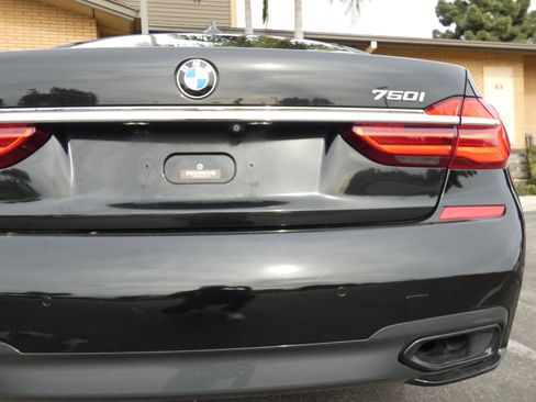 Used 2016 BMW 750i xDrive image 10