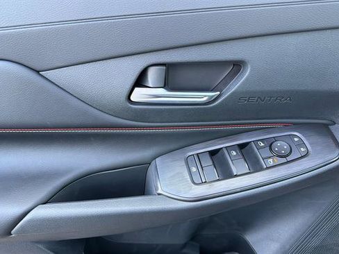New 2027 Nissan Sentra SR w/ Floor Mat Package FWD image 11
