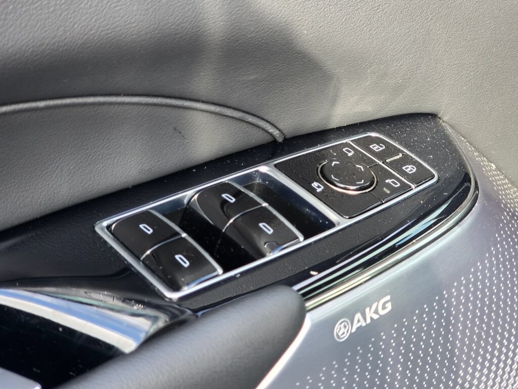 Used 2024 Cadillac Lyriq Sport AWD/4WD image 35