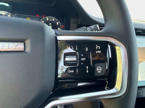 New 2026 Land Rover Discovery Sport Landmark AWD/4WD image 25