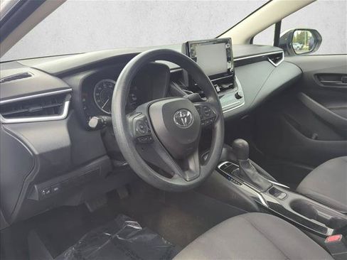 Used 2022 Toyota Corolla LE FWD image 9