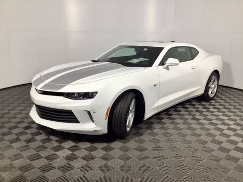 Used 2017 Chevrolet Camaro LT image 5