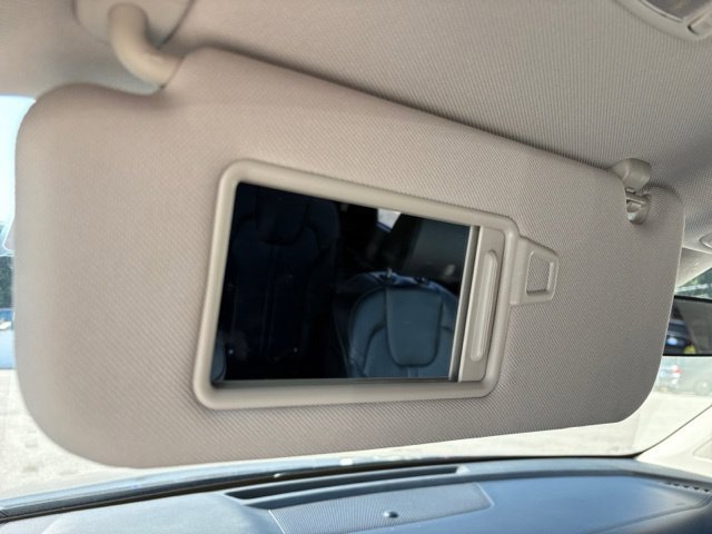 Used 2025 Kia Sorento S FWD image 37