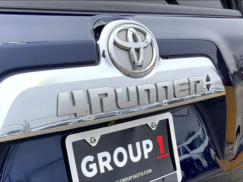 Used 2015 Toyota 4Runner Limited image 9