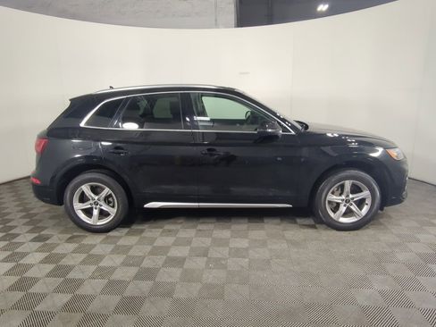 Used 2023 Audi Q5 2.0T Premium w/ Convenience Package image 3