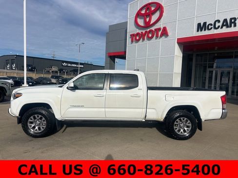 Used 2016 Toyota Tacoma SR5 w/ SR5 Appearance Package (SN) image 7