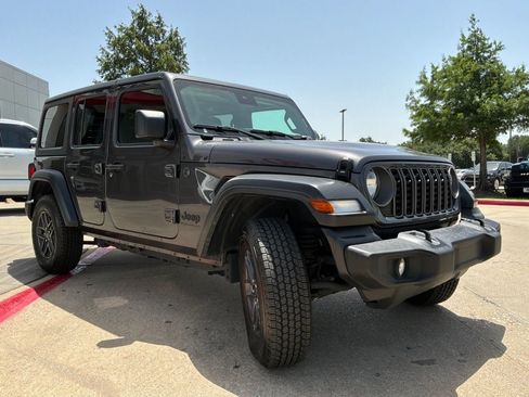 Used 2025 Jeep Wrangler Unlimited Sport AWD/4WD image 4