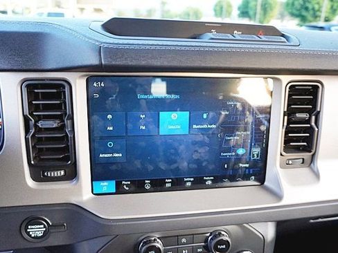 Used 2025 Ford Bronco Outer Banks image 23