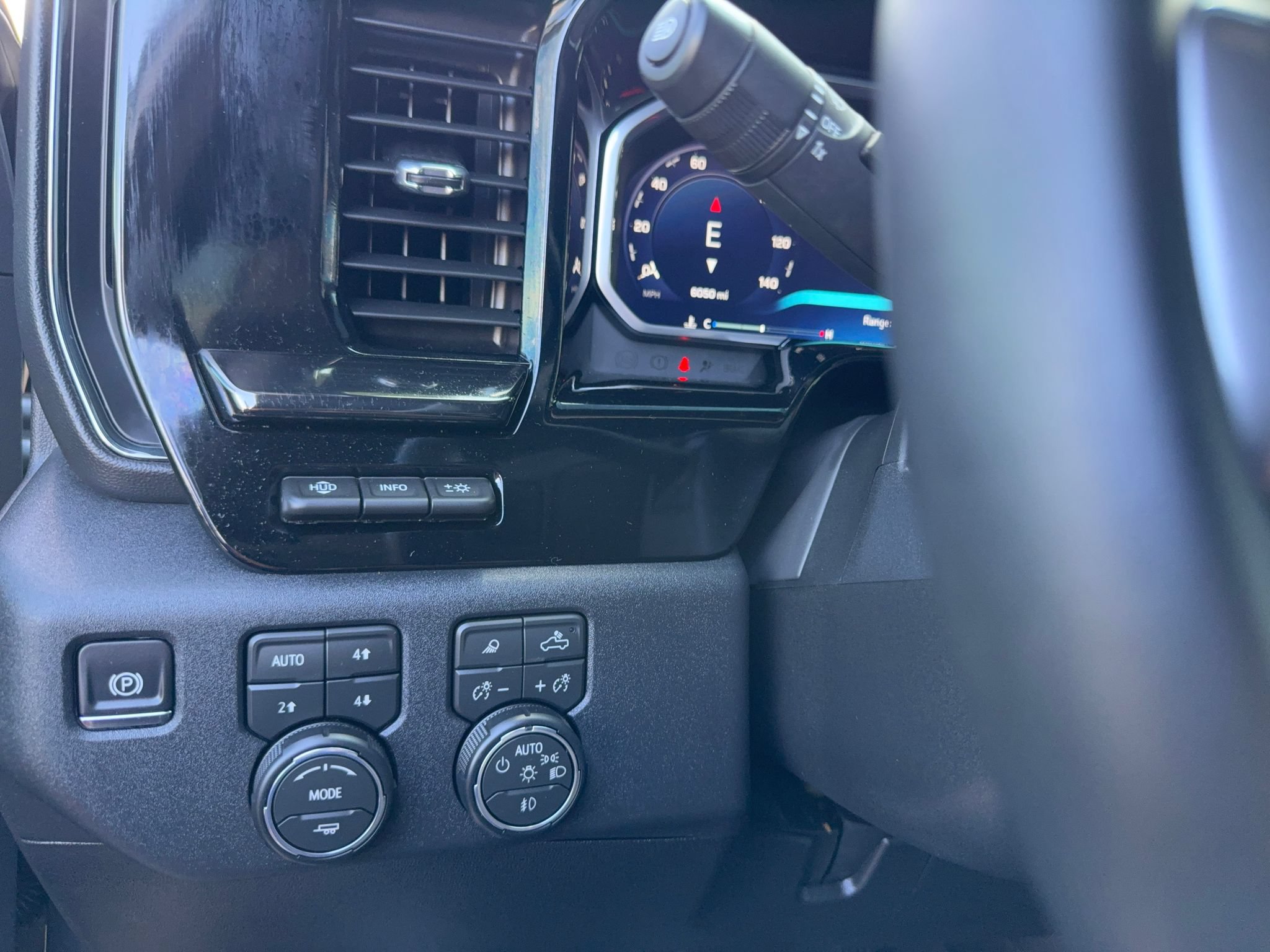 Used 2026 Chevrolet Silverado 2500 ZR2 AWD/4WD image 17