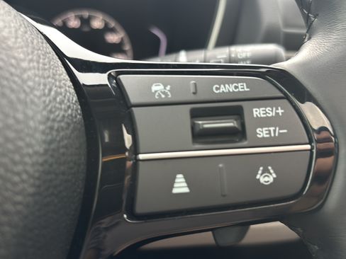 Used 2025 Honda Pilot Touring image 29