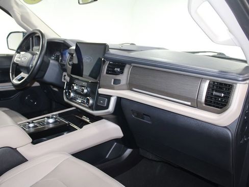 Used 2024 Ford Expedition Limited image 33