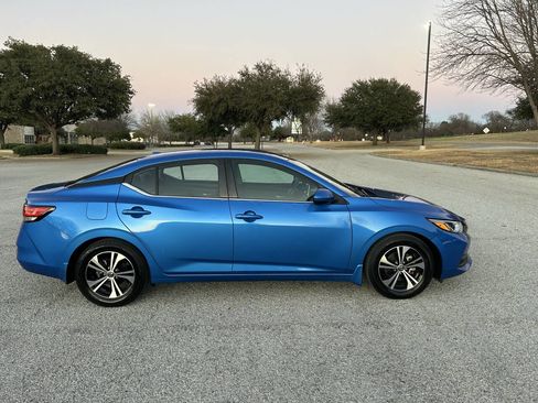 Used 2021 Nissan Sentra SV w/ Lighting Package image 5
