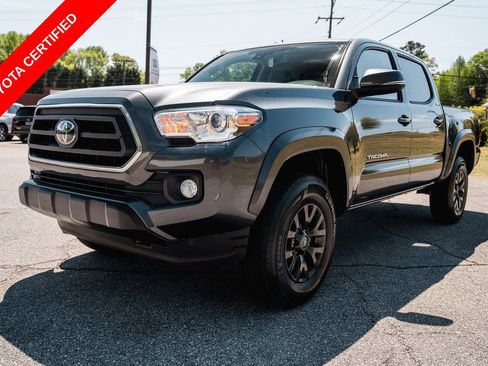 Used 2022 Toyota Tacoma SR5 w/ Technology Package RWD image 3