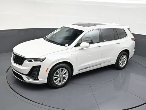 Used 2021 Cadillac XT6 Luxury image 13