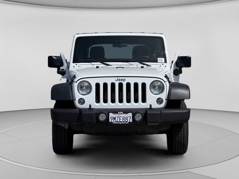 Used 2018 Jeep Wrangler Unlimited Sport w/ Connectivity Group AWD/4WD image 28