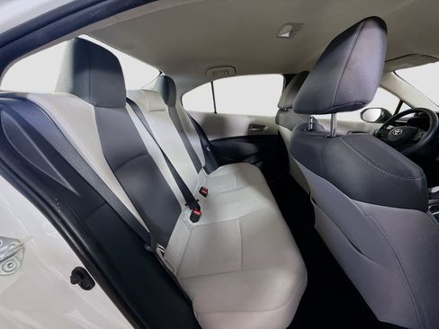 Used 2021 Toyota Corolla LE image 27