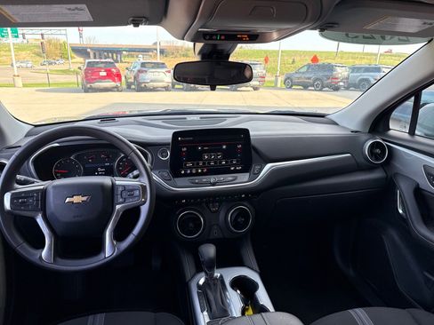 Used 2025 Chevrolet Blazer LT image 12