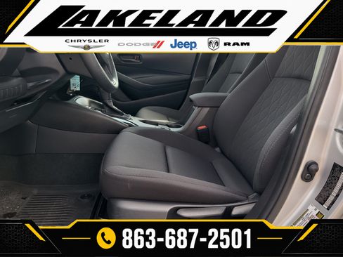 Used 2025 Toyota Corolla LE FWD image 17
